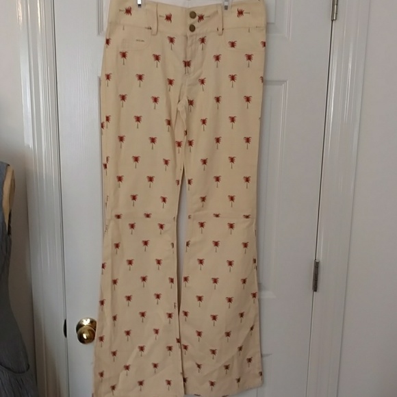 Alice + Olivia Palm Tree Print Pant - Picture 6 of 7